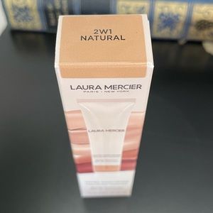 2w1 Laura Mercier Tinted Moisturizer